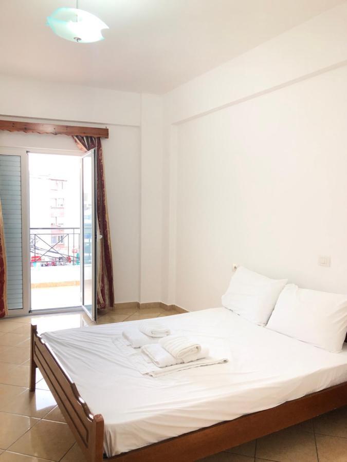 Center Hotel Pirro 希马拉 外观 照片