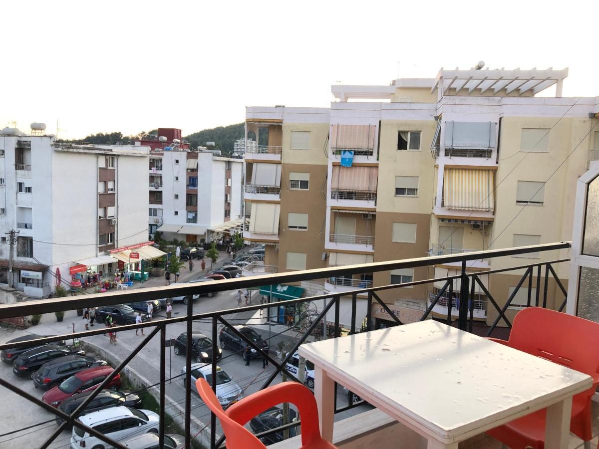 Center Hotel Pirro 希马拉 外观 照片