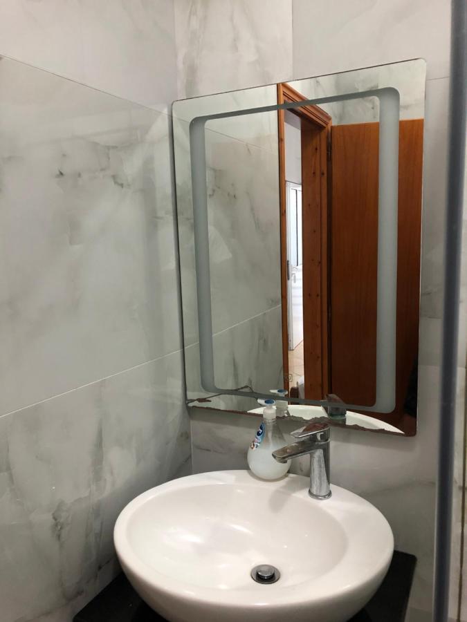 Center Hotel Pirro 希马拉 外观 照片