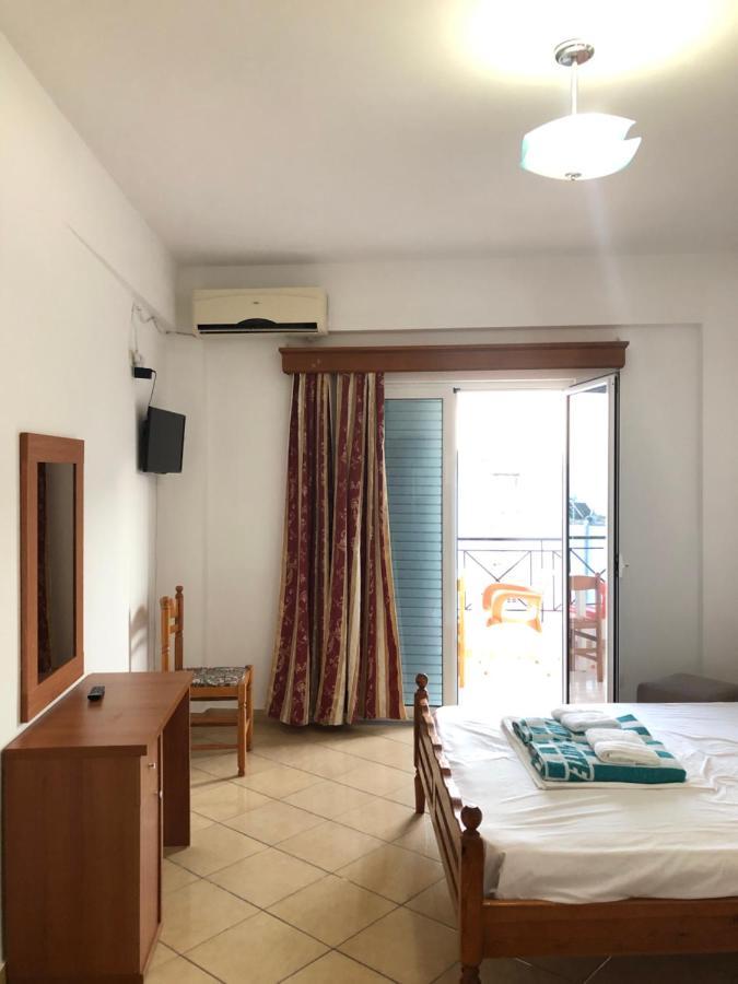 Center Hotel Pirro 希马拉 外观 照片