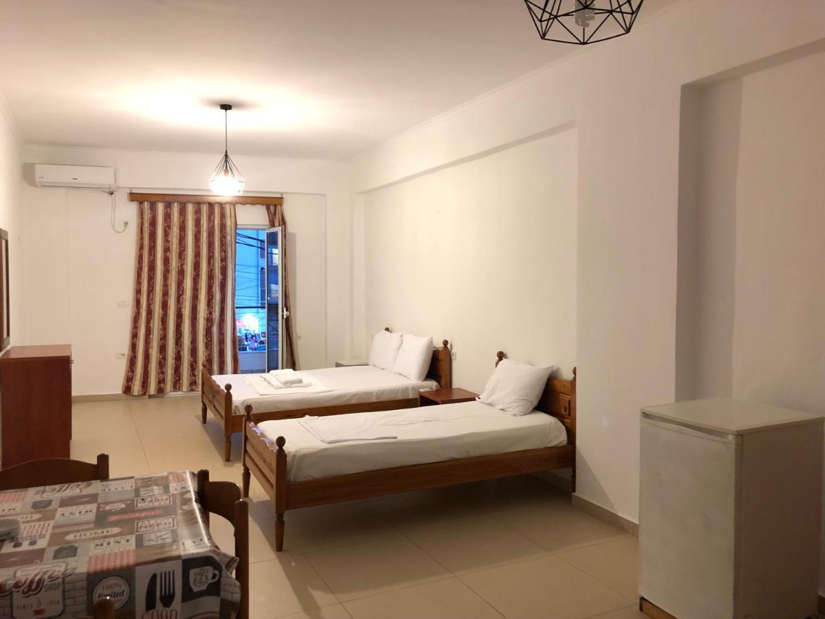 Center Hotel Pirro 希马拉 外观 照片